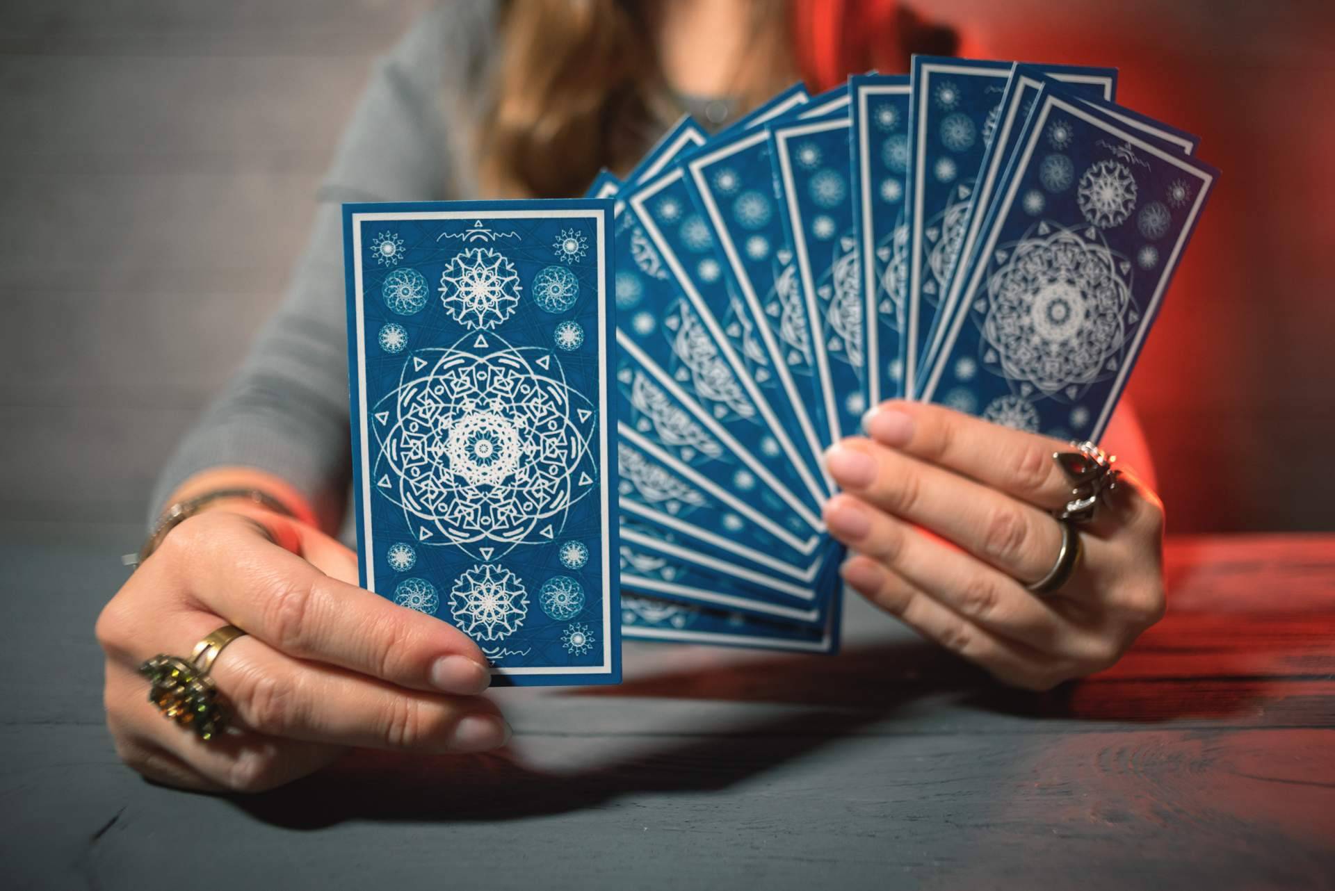 Cómo lograr la felicidad: Tarot Rosa Sastre