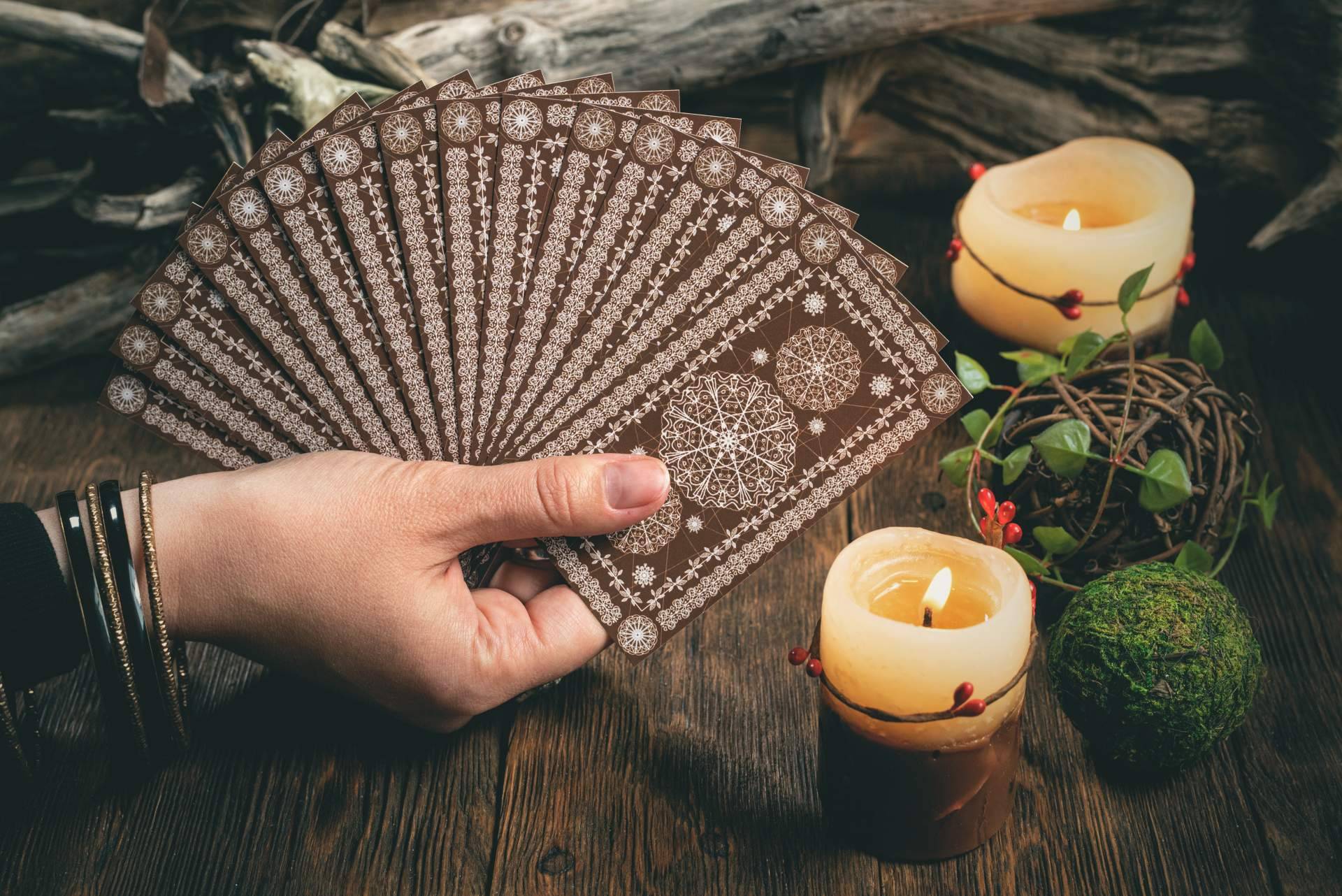¿Cómo se aplica en la vida la sabiduría del tarot? Vidente Buena