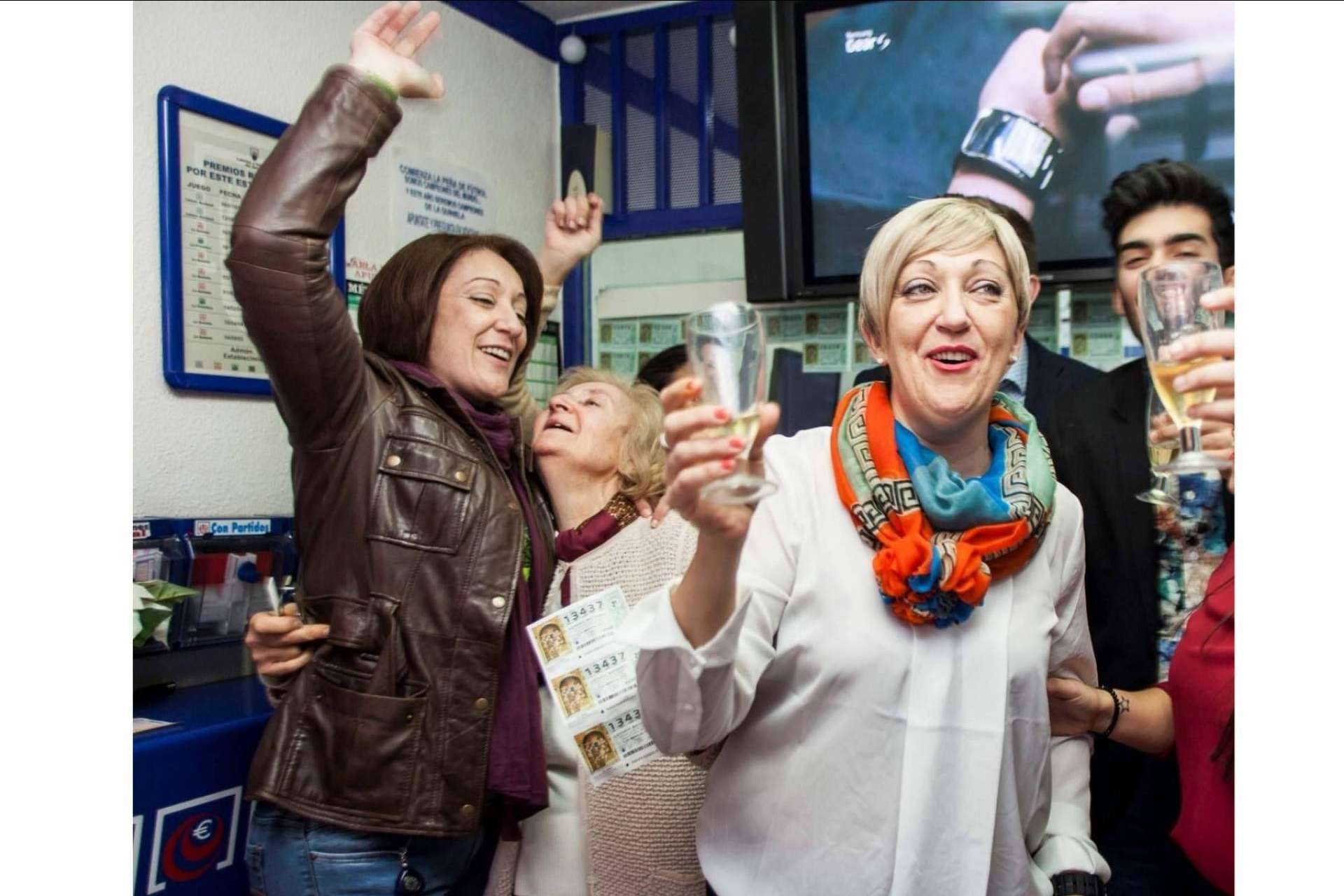 Los décimos de la Lotería de Navidad 2021 ya se pueden comprar en Loterías El Dólar