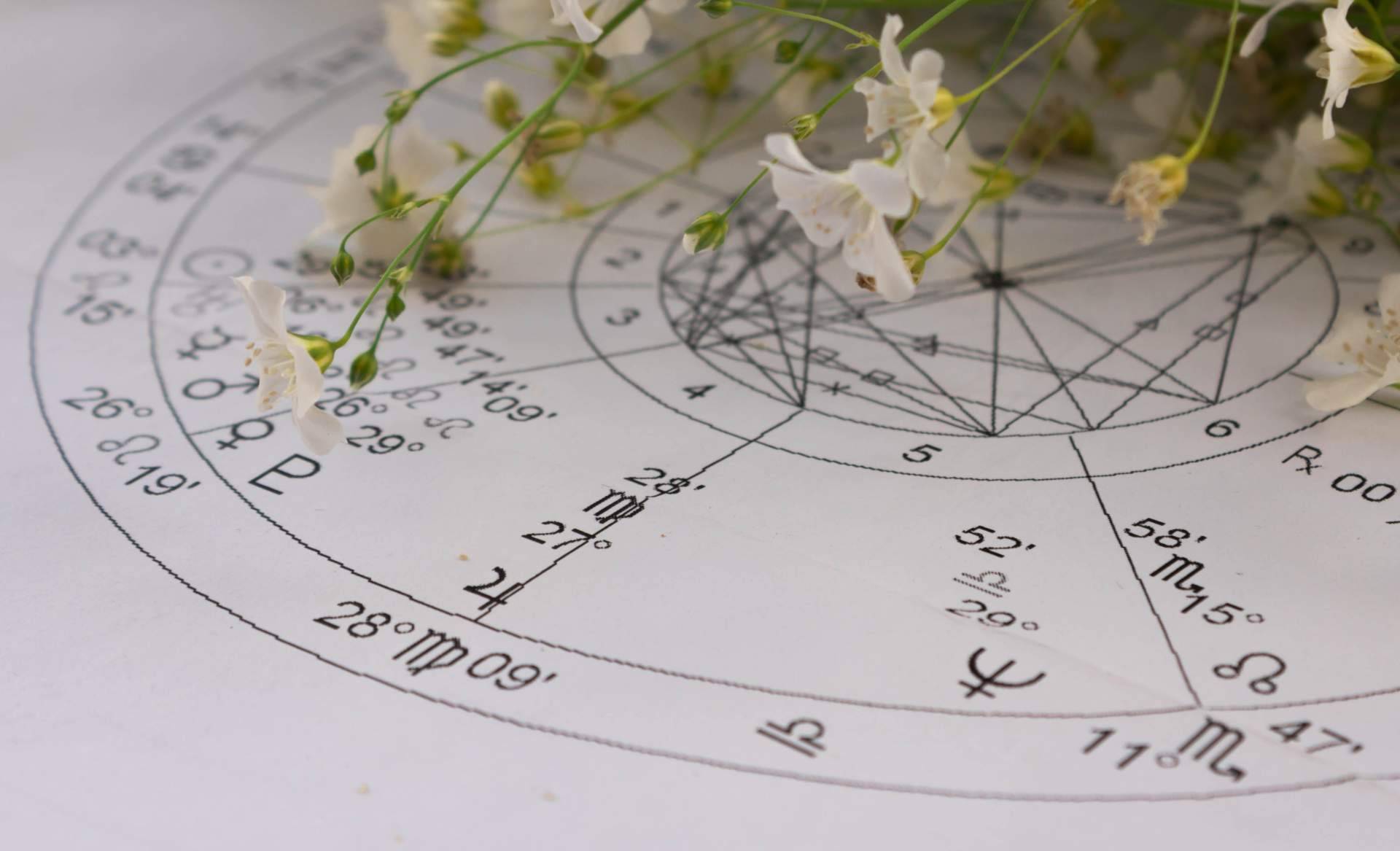 Nazaret Hermida: la profesional de la astrología que acierta en todos sus pronósticos