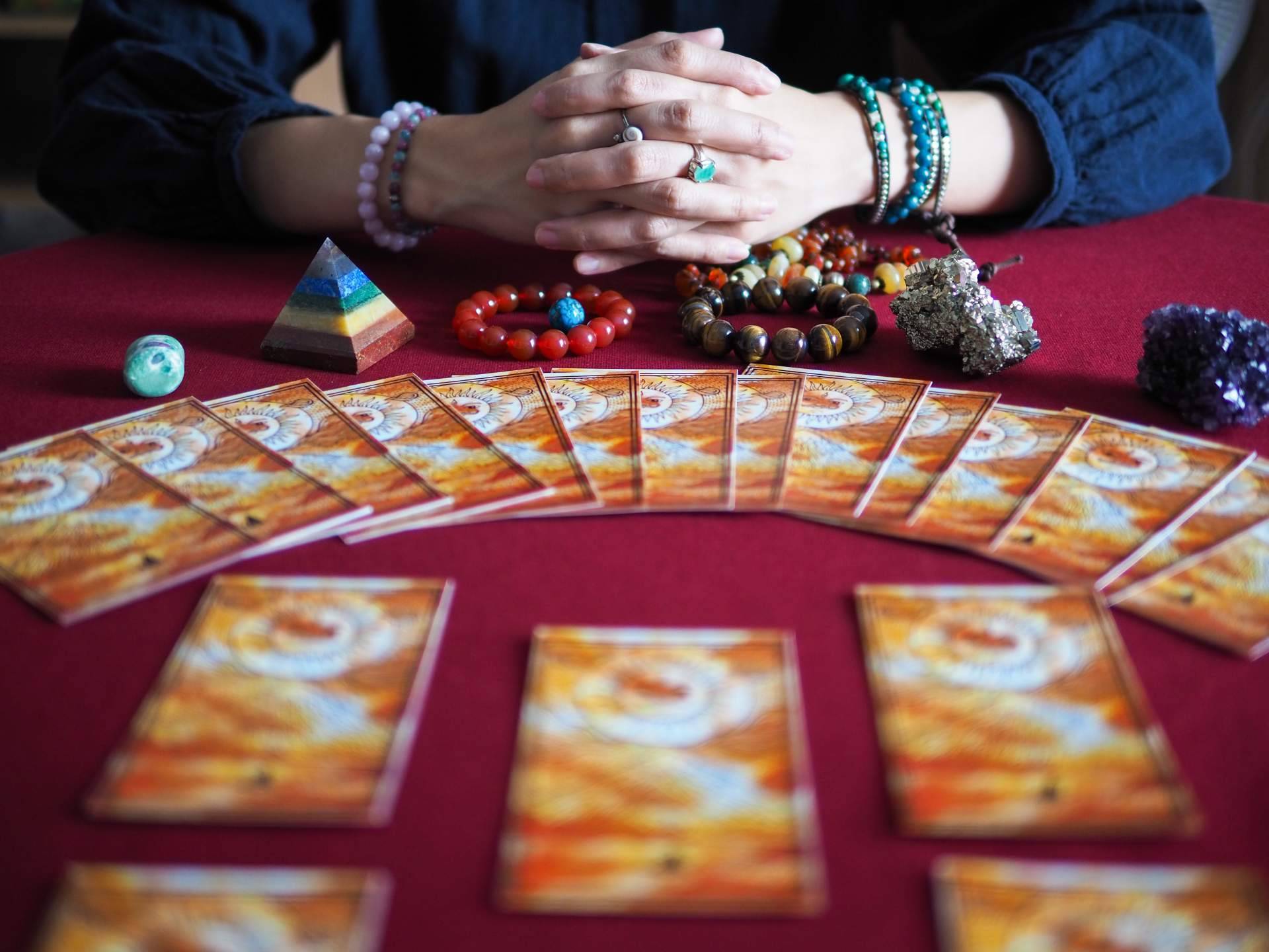 Manuela Moreno y  su tirada del tarot gitano