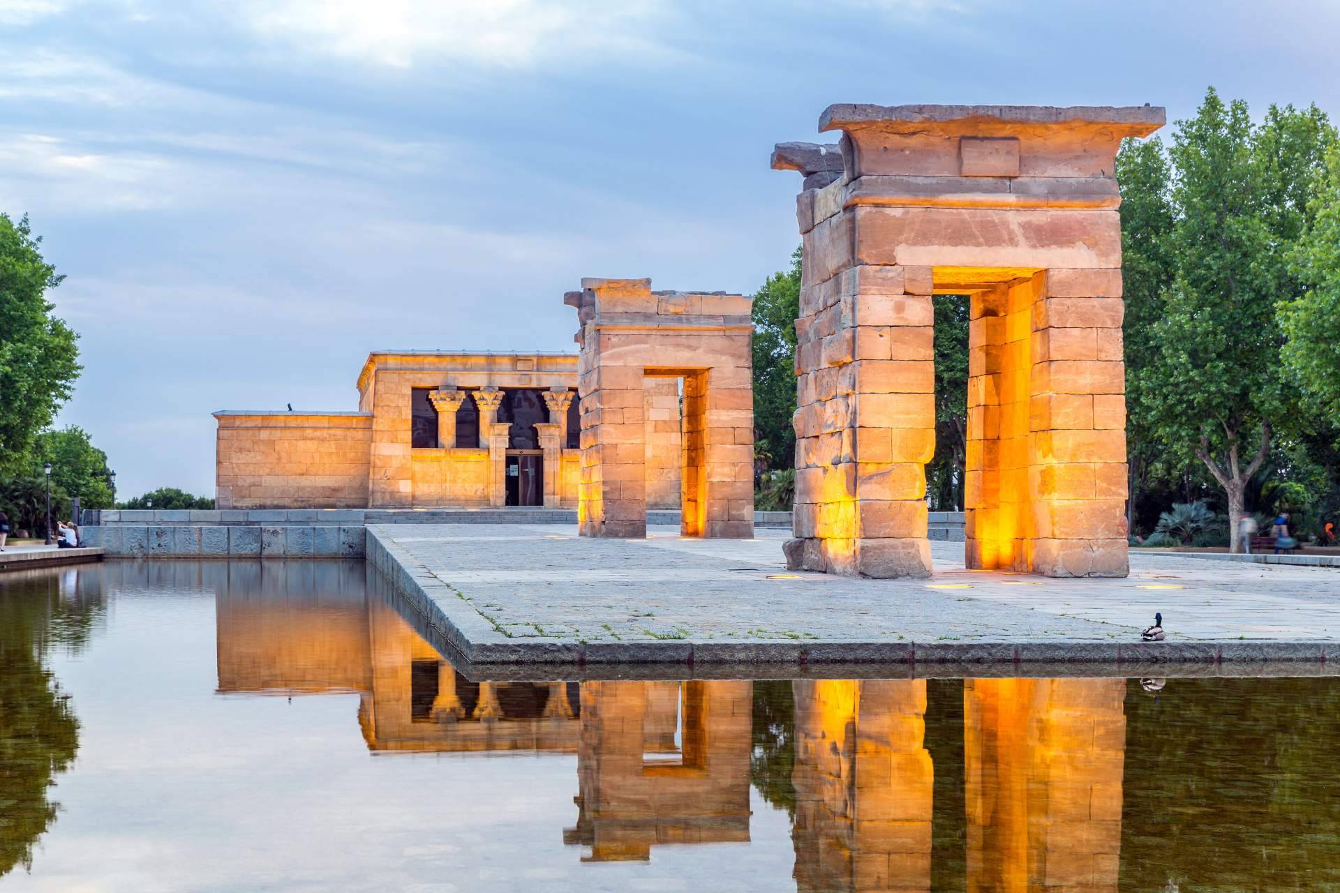 Escuela Holística El Templo de Isis; Prosperidad, merecimiento y éxito personal