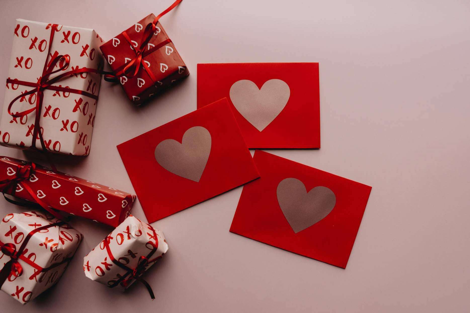 Más que Flores y Chocolates; Tendencias para un San Valentín Íntimo y Audaz